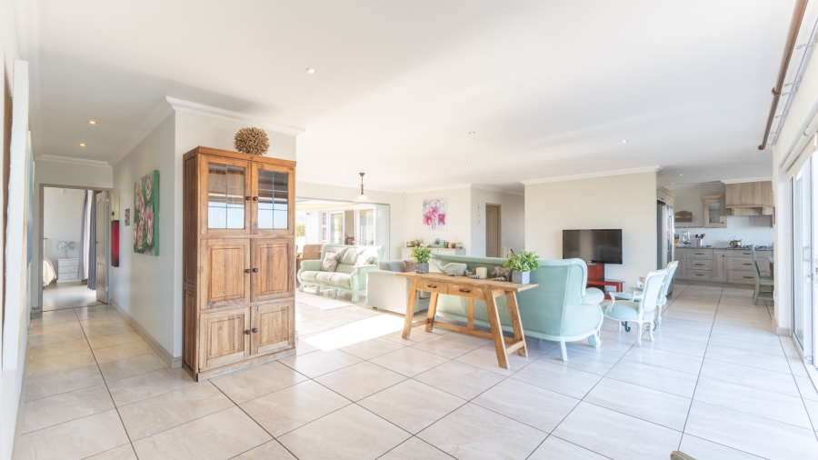 4 Bedroom Property for Sale in Yzerfontein Western Cape